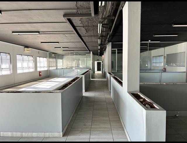 5,822M² WAREHOUSE TO LET IN KELVIN
